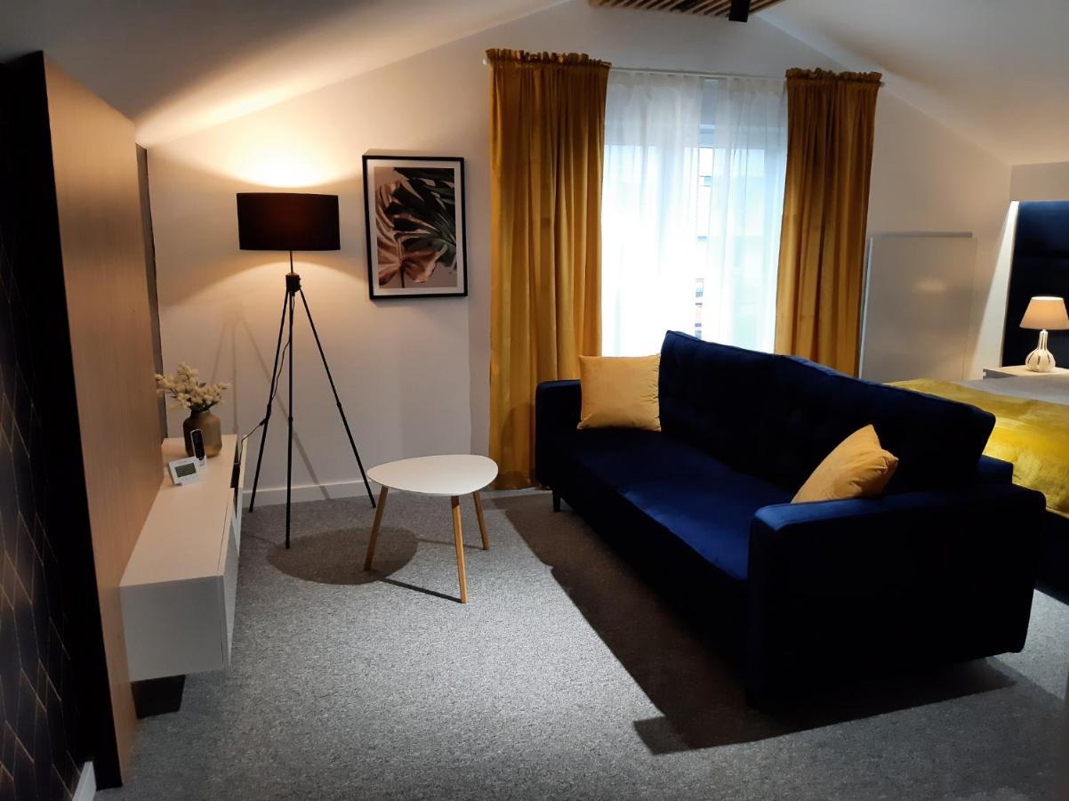 Apartament Willa Pod Sosnami Zator Przeciszow Exteriör bild