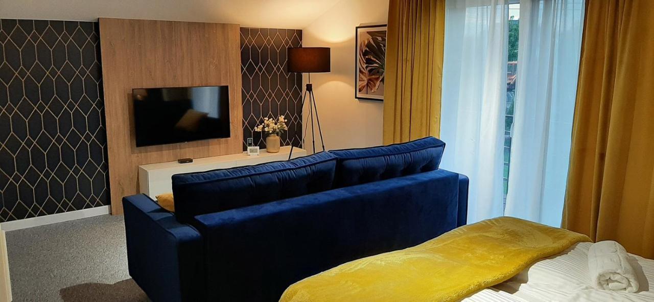 Apartament Willa Pod Sosnami Zator Przeciszow Exteriör bild