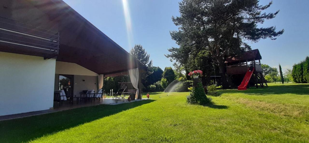 Apartament Willa Pod Sosnami Zator Przeciszow Exteriör bild